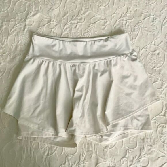Old Navy Dresses & Skirts - Old Navy White Pleated Powersoft Skort XL